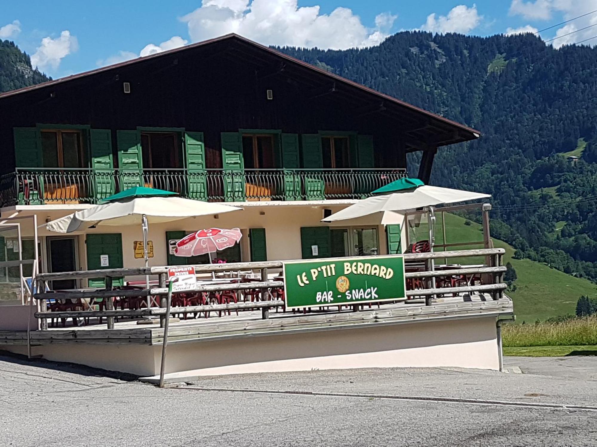 Hotel Les Bernards Praz-sur-Arly Eksteriør billede