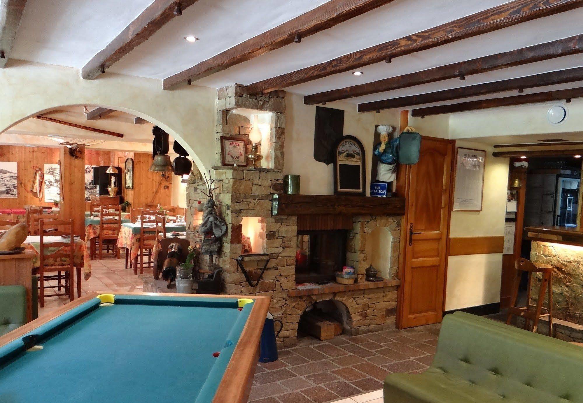 Hotel Les Bernards Praz-sur-Arly Eksteriør billede