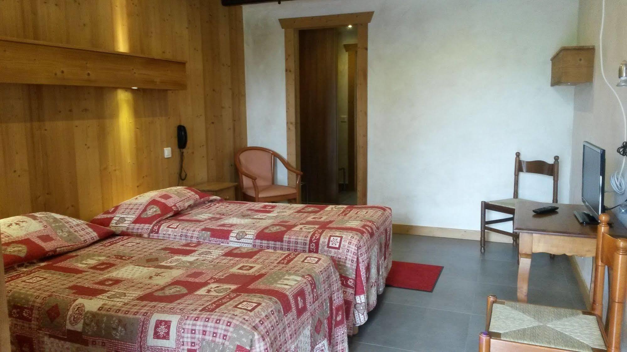 Hotel Les Bernards Praz-sur-Arly Eksteriør billede